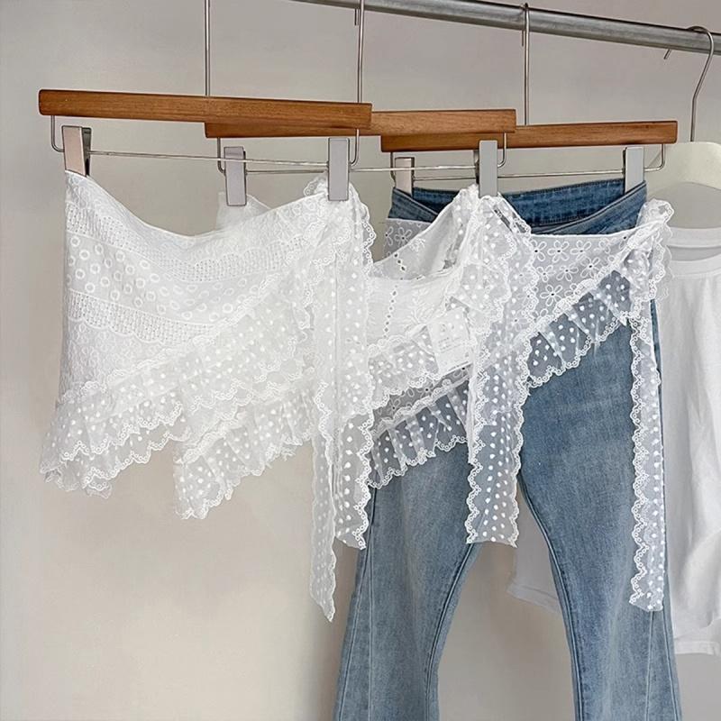 Retro  Lace Triangle Headscarf Retro Y2K Embroidered floral Neck Scarf Crochet Hair scarf Bandanas for Women Girls Lace Kerchief
