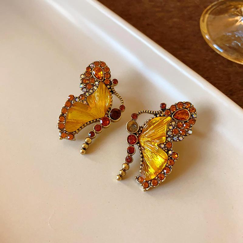 

Vintage Unique Butterfly Earring Yellow Rhinestone Pendant Necklace for Women Exquisite Versatile Elegant Jewelry set Party C1