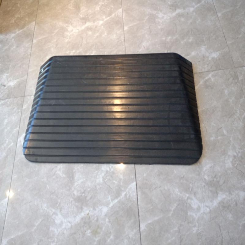 Rubber Threshold Ramp Striped Non-slip 2200lbs/1000kg Load Capacity For Wheelchair Scooter 3 Inches