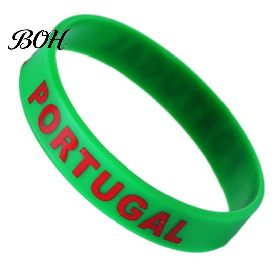 Kids And Adult Wristband Soccer Silicone Bracelet, National Flags Adjustable Wristbands with Breathable Band Snap Buckle for Sports Events,