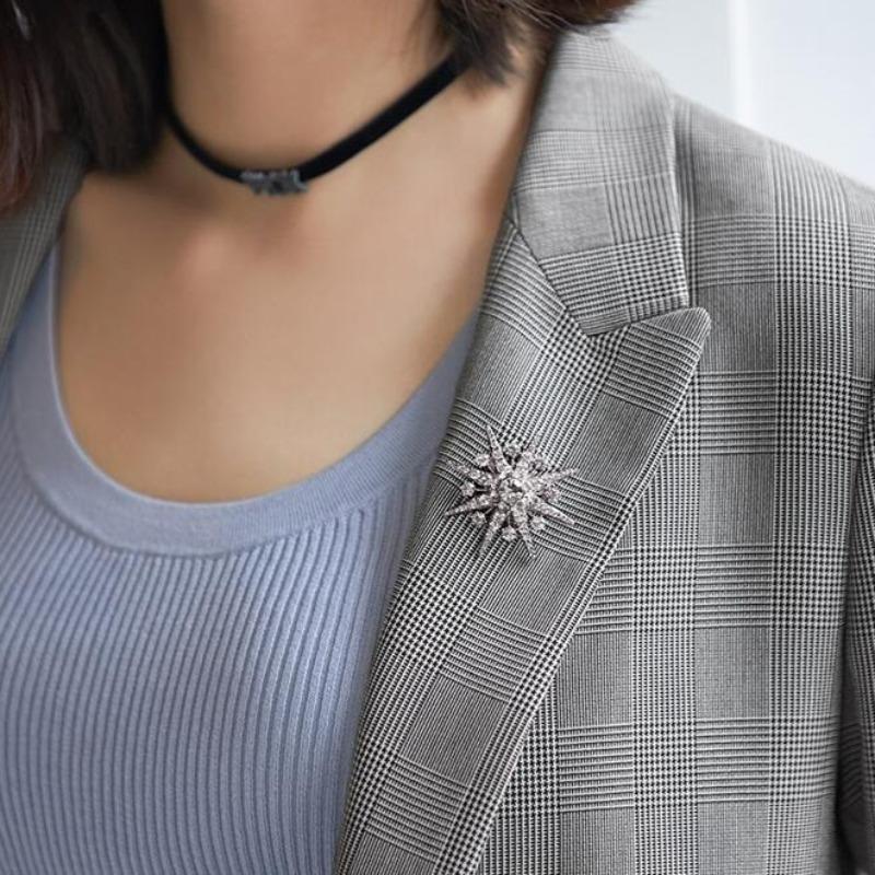 Fashionable North Star Snowflake Zircon Brooch, Women's Anti-Exposed Pin, Fixed Clothes Metal Buttons, Wedding Party Gifts