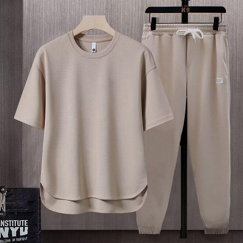 Set da uomo a due pezzi tinta unita tendenza giapponese: T-shirt a maniche corte e pantaloni lunghi (Estate 2025)