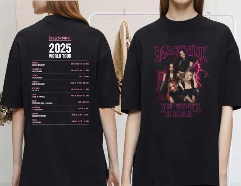 Svart Rosa Grafisk T-shirt – Världsturné 2025 Officiell Konsert-Tee amp Blink Fläktpresent Unisex T-shirt
