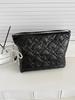 Large-capacity Portable Handbag for Business Trips and Travel, Heart-shaped Storage Bag, Simple Quilted Design, Fresh and Waterp
