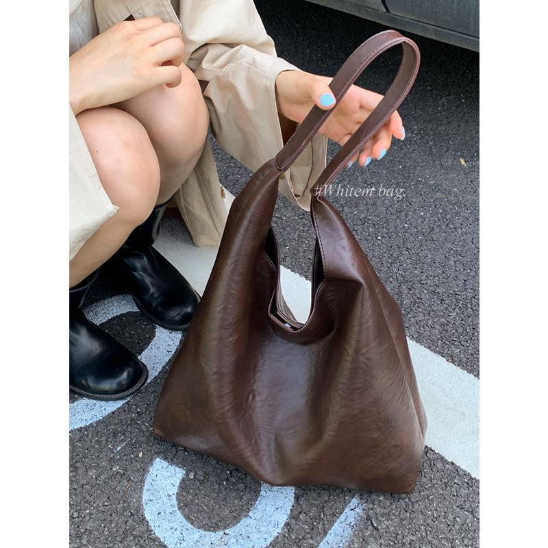 Large capacity retro underarm bag women's 2025 new autumn and winter shoulder bag Maillard brown commuter tote bag