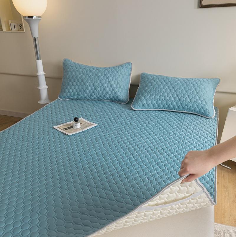 Thin Summer Mat for Bed High-quality Cool Feeling Rayon Bed Pad Cover and Pillowcase Bed Sheet Set Cooling