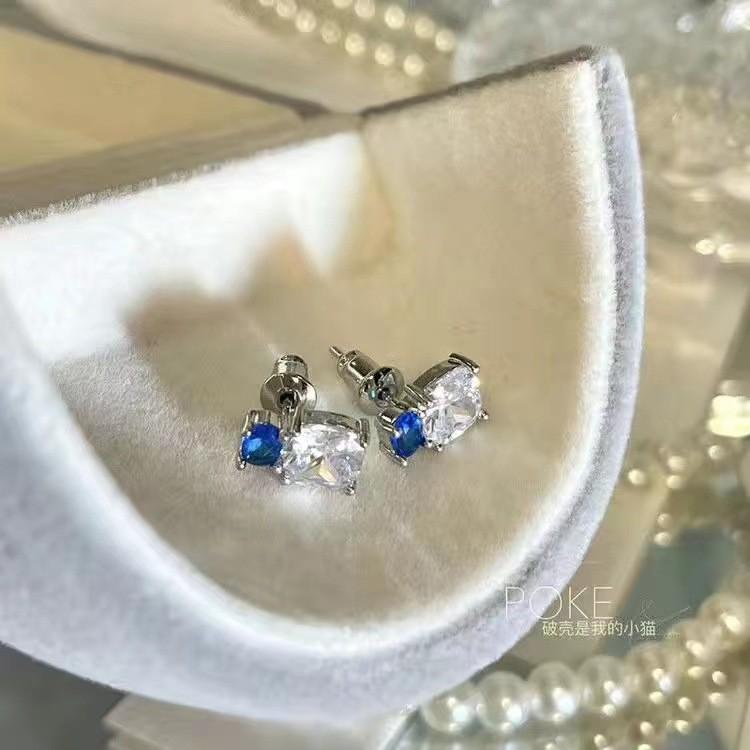 

Lazy island, super beautiful irregular zircon butterfly stud earrings temperament versatile earbone studs niche high-end tide
