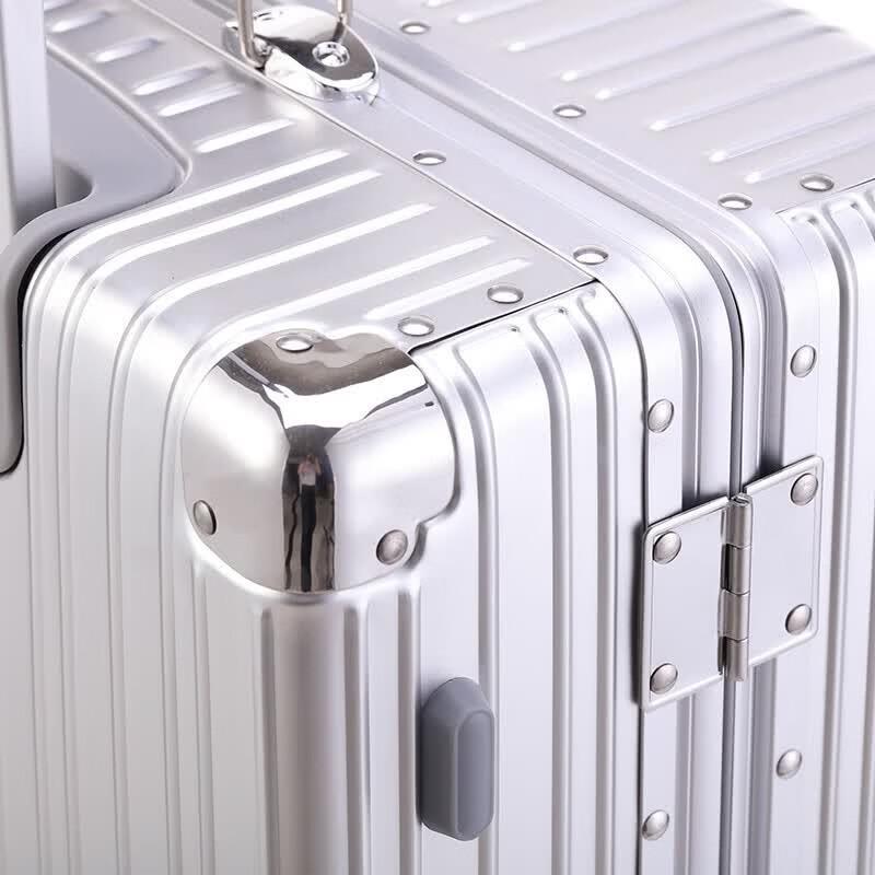 Vintage Aluminum Alloy Spinner Suitcase