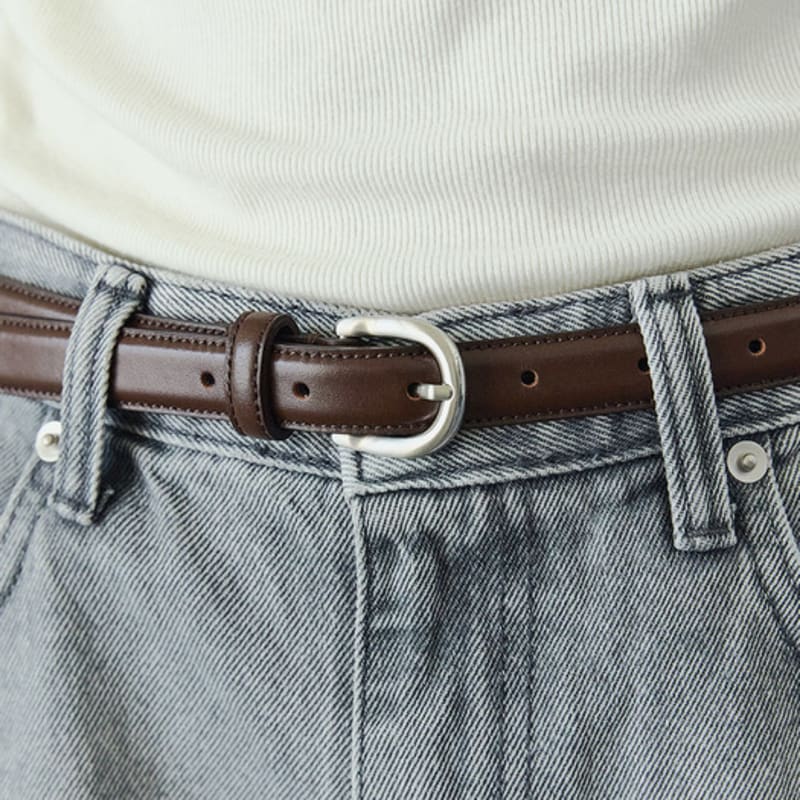 

ваш КОЖАНЫЙ РЕМЕНЬ С КРУГЛОЙ ПРЯЖКОЙ / КОРИЧНЕВЫЙ BROWN