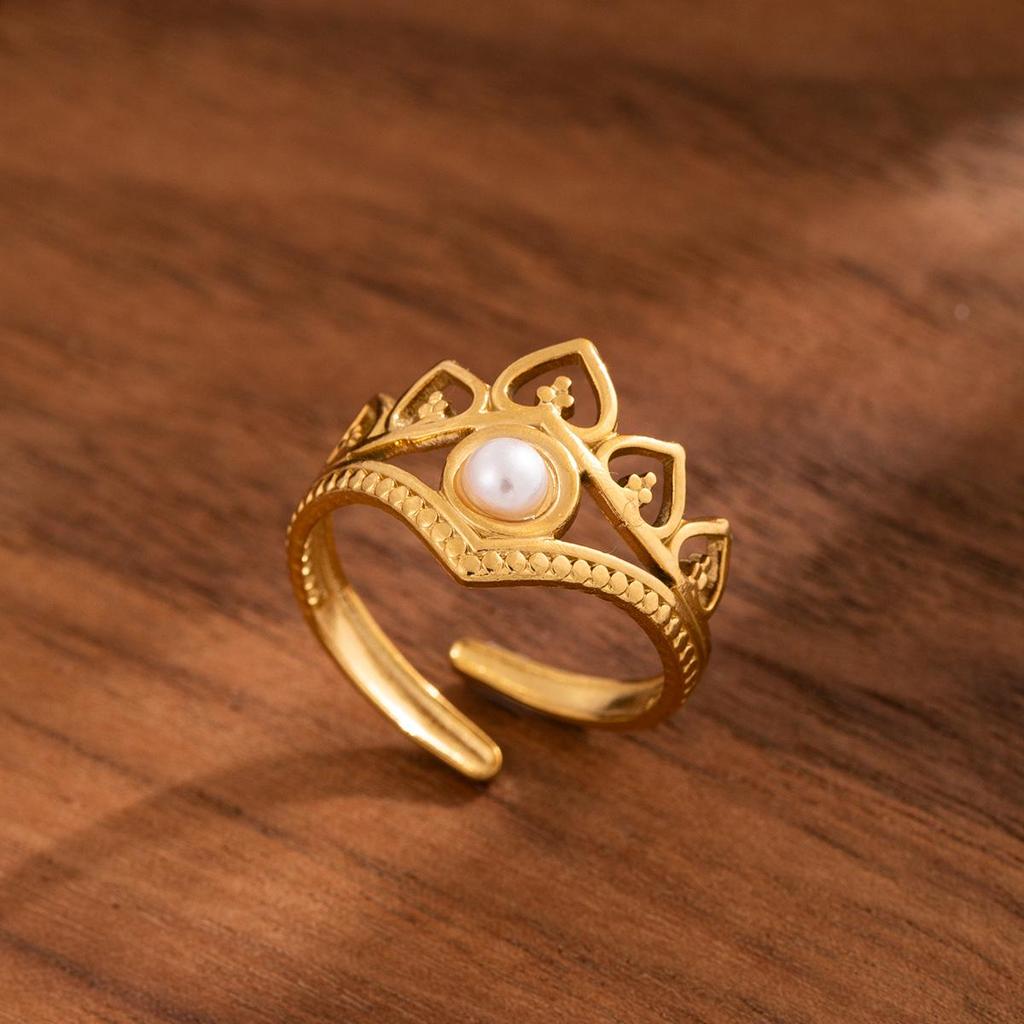 Vintage Heart-Shaped Stainless Steel Adjustable Crown Ring - Colorfast Titanium Steel, Vacuum Electroplated