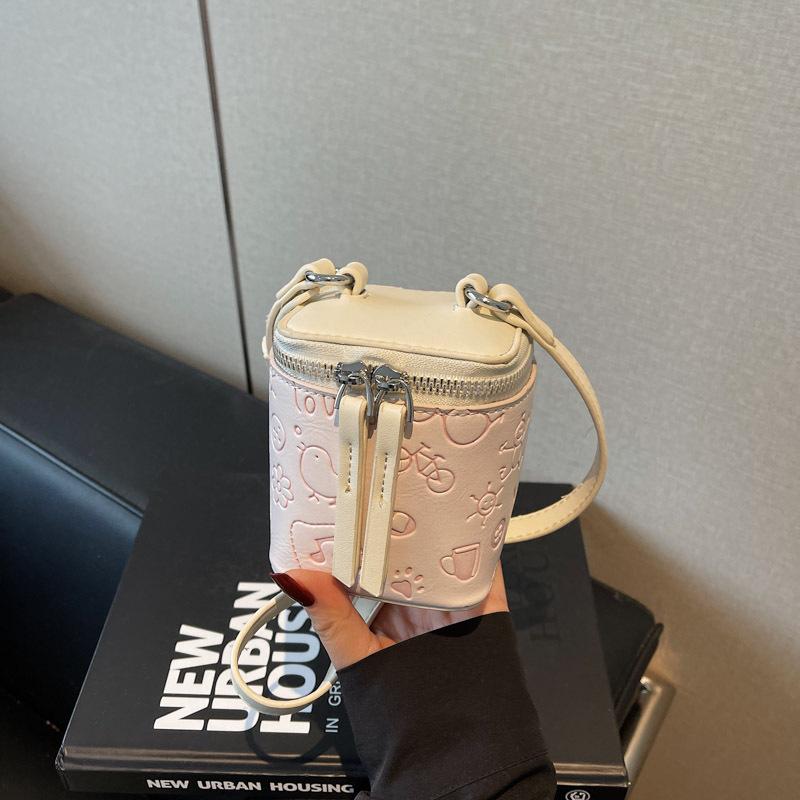 

Exquisite mini embossed bag women s new summer versatile messenger bag mouth red envelope