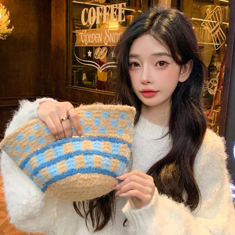 New Autumn and Winter Hats for Women Fashion Plaid Knitted Wool Hats In Winter Warm Face Showing Little Fisherman Hat Bag Hat Trendy