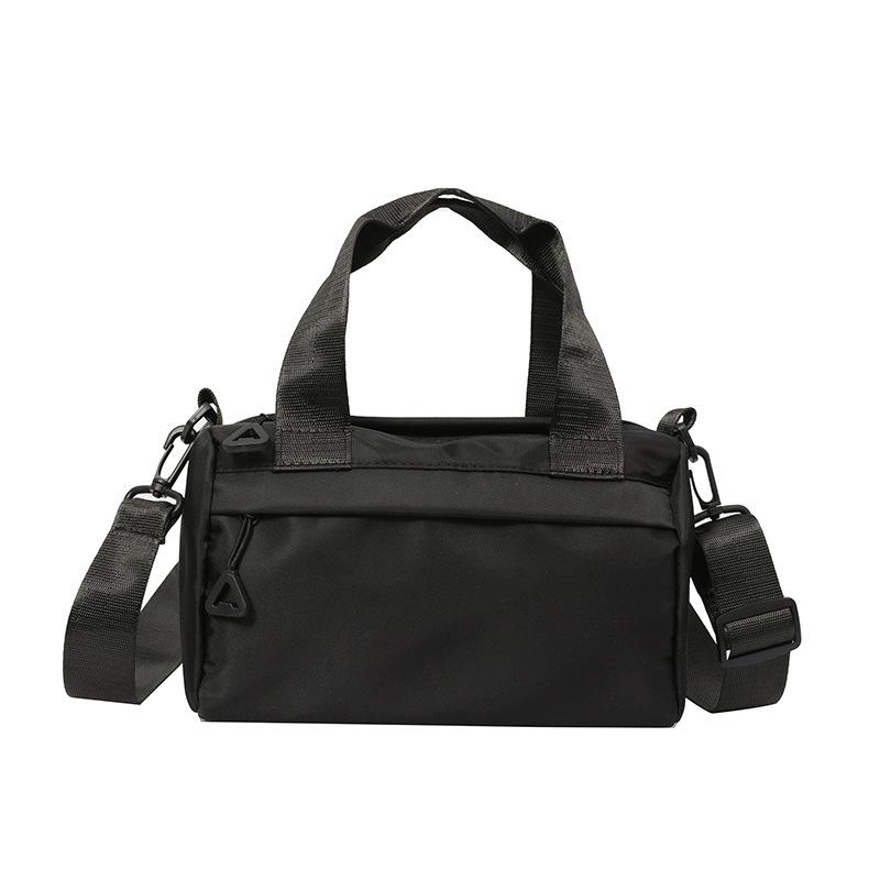 

Outdoor leisure sports wind messenger bag women s large-capacity simple portable cylinder bag fashion commuter portable shoulder bag one size fits all