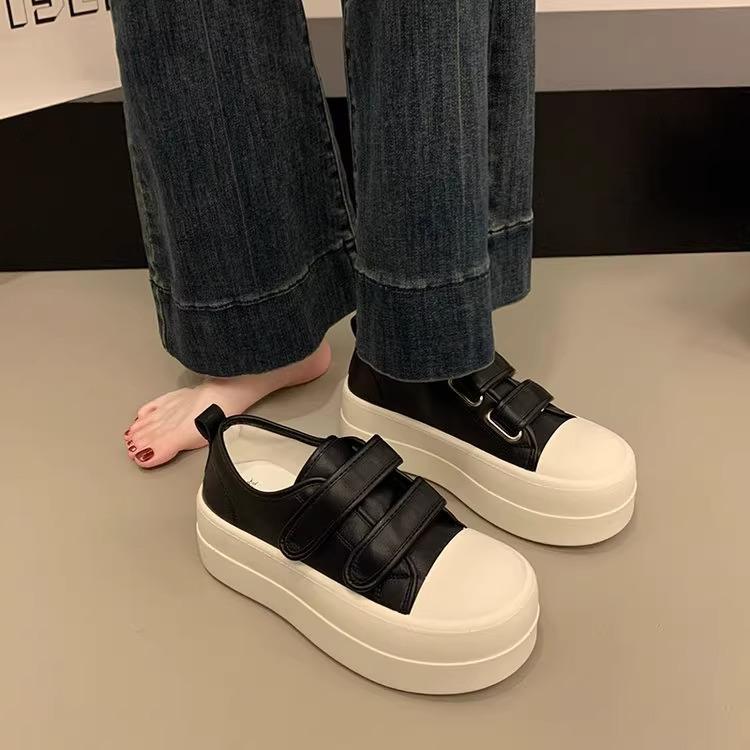 2025 new heightened platform white shoes women's spring and summer Velcro breadboard shoes versatile sports and leisure shoes