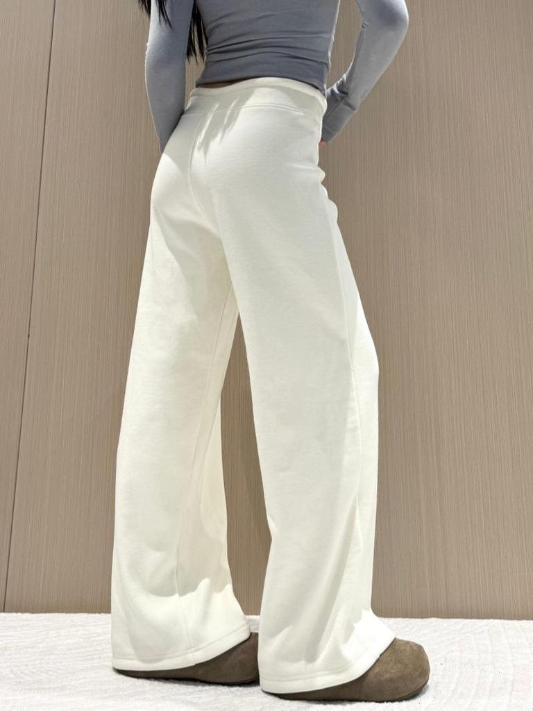 Coffee-Colored Wool-Blend Wide-Leg Velvet Pants for Women - 2025 Autumn/Winter Collection.