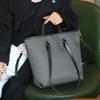 Große Tragetasche, Schultertasche für Damen aus wasserabweisendem Stoff, lässige vielseitige wasserdichte Handtasche, hochwertige modische Pendlertasche.