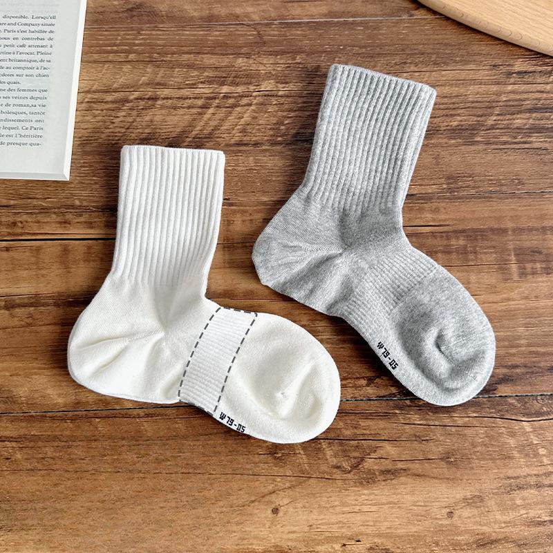 5 Pairs of  Men's Autumn and Winter Pure Color Deodorant Boneless Anti Pilling Right Angle Sport Tube Cotton Socks
