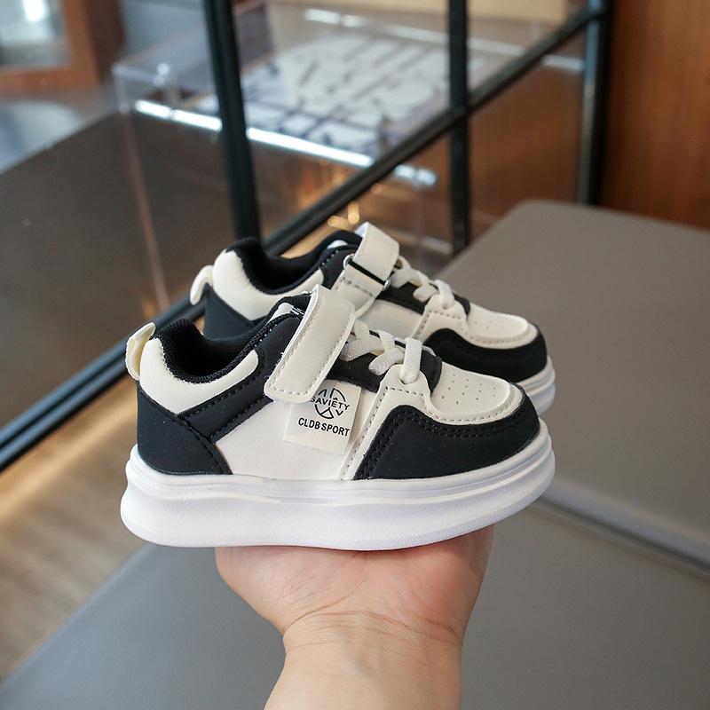 Children's shoes and girls' sports shoes 2025 spring and autumn new boys' leather waterproof casual white shoes baby board shoes