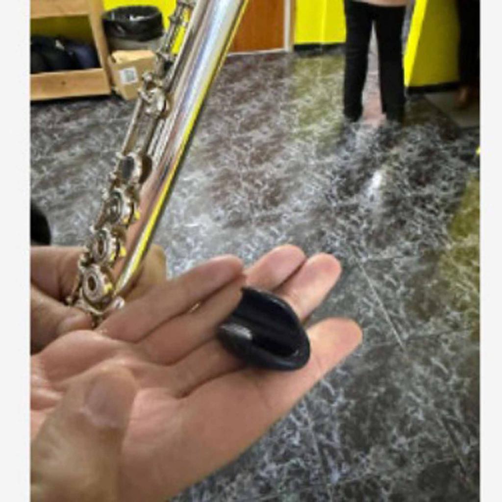 Soft Silicone Flute Thumb Rest Cushion Nonslip Beginner's Finger Cover Player Comfortable Cushion for Flute