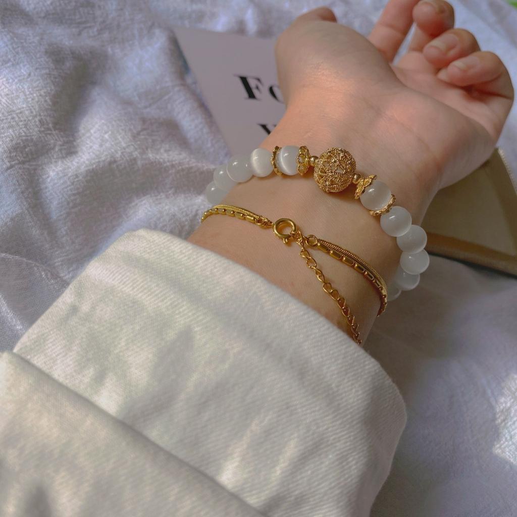 Niche White Cat's Eye Stone Bracelet Elegant and Minimalist Moonstone Bracelet for Women with a Natural Aesthetic