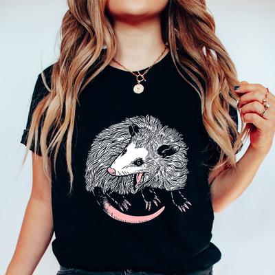 T-shirt με Κοντό Μανίκι για Λάτρεις Οπόσουμ Λαιμόκοψη Πλήρωμα Γραφικό T-shirts Θυμωμένο Οπόσουμ Γυναικεία Αστεία Ρετρό Οπόσουμ Γάτες του Δρόμου Κλασικά Μπλουζάκια