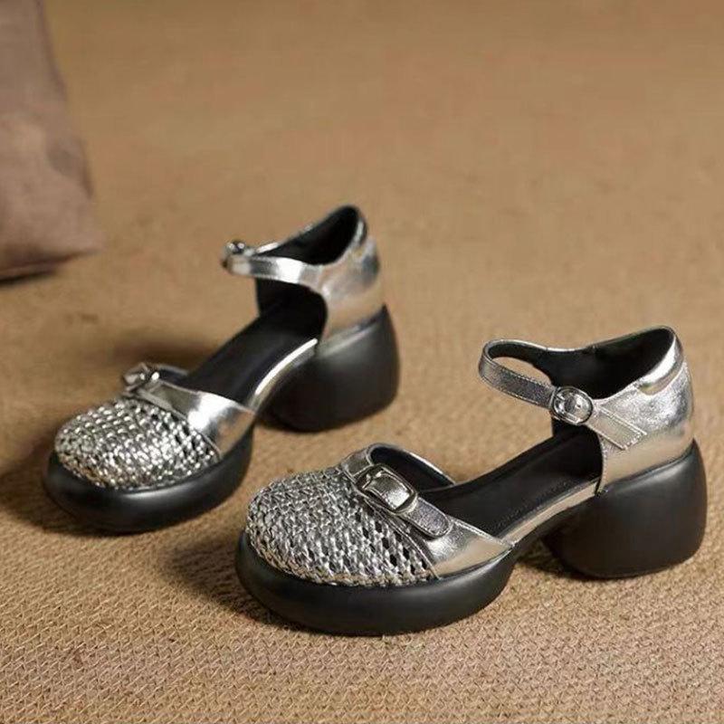 French retro hollow bag head sandals women's 2025 summer new thick heel thick sole word bag heel Roman sandals