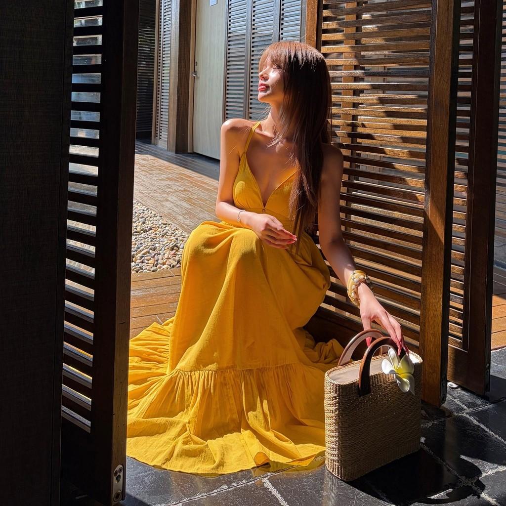 Vacation Dress With V Neck Sleeveless Long Skirt For Beach And Holiday