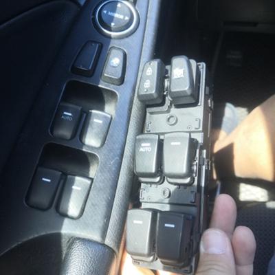 Dispositivos eléctricos para coche – Interruptores