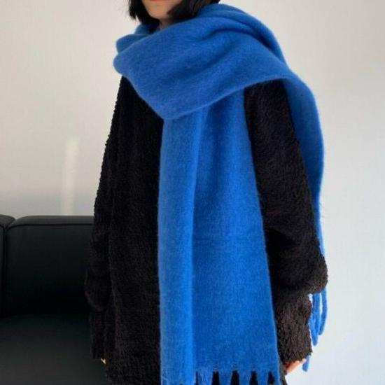 Sciarpa da donna spessa e soffice in stile coreano: Colore Solido, Imitazione Cashmere, Scialle Caldo da Collo Versatile per Autunno/Inverno 2023.