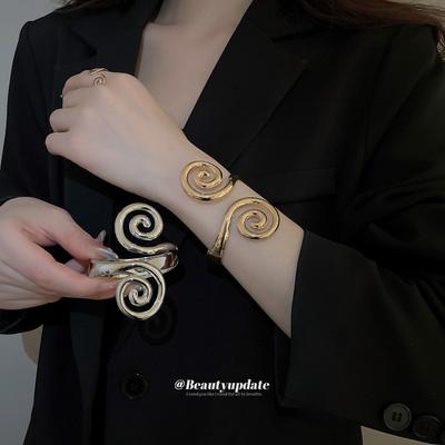 Armbänder – Manschettenarmbänder