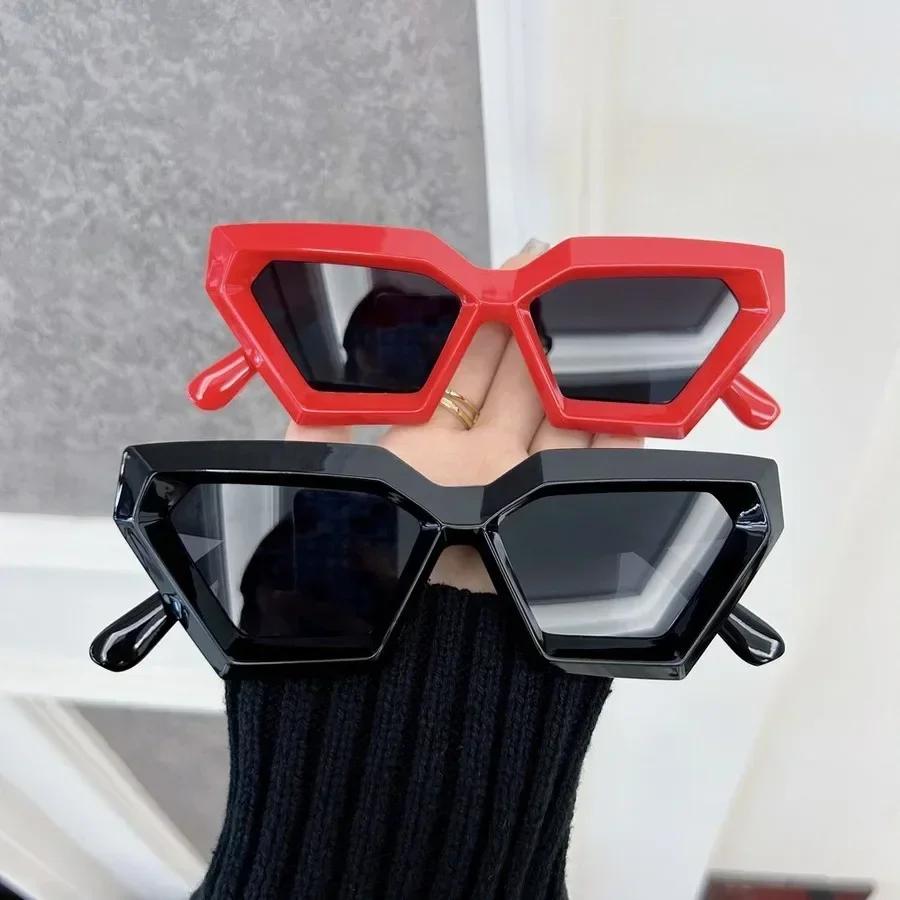 Retro štvorcové módne slnečné okuliare dámske pánske vintage štýl ležérne trendy malé dámske pánske