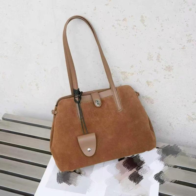 

Leather shoulder bag large capacity versatile autumn and winter new armpit bag light luxury pendant simple niche women s bag 35*12*26cm