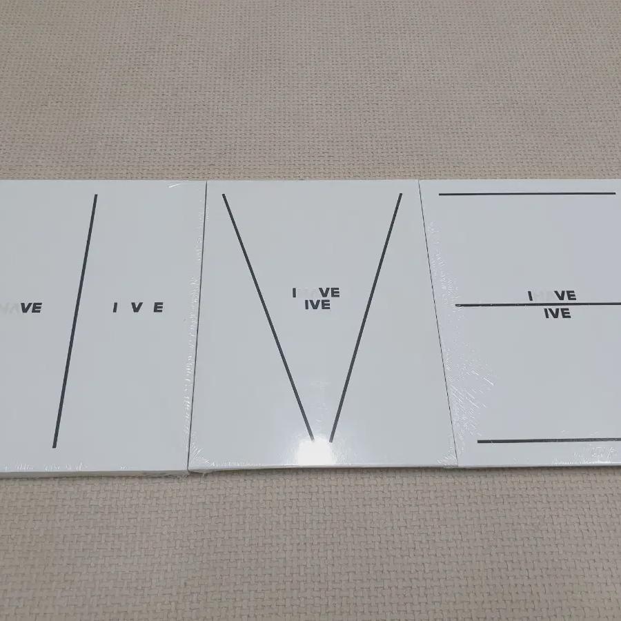 

Айв продает нераспечатанные альбомы.