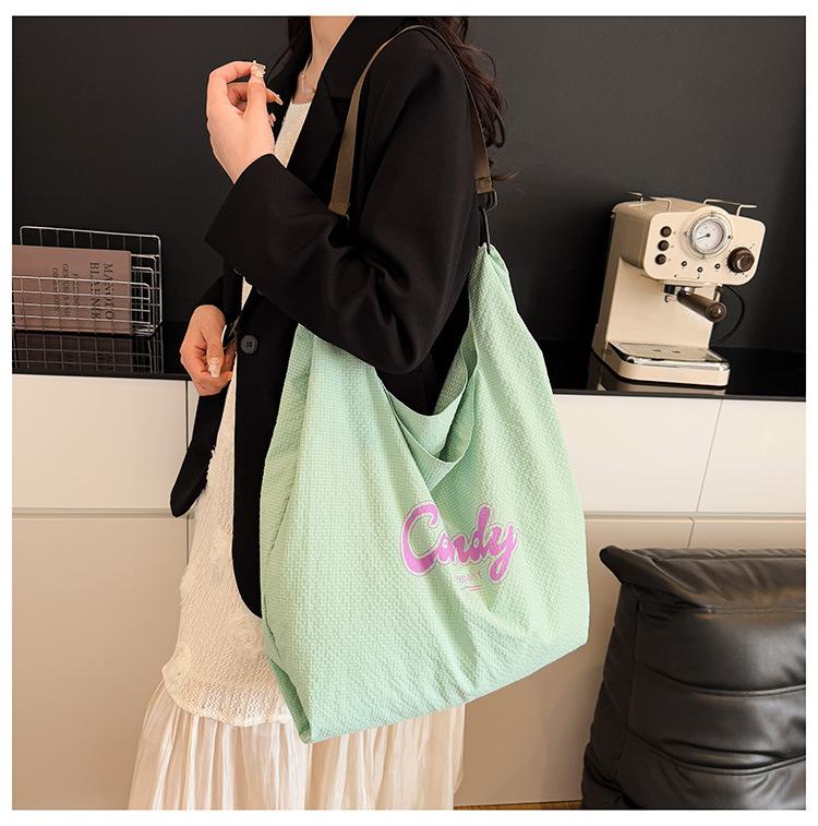 Women's Large-capacity One-shoulder Letter Calico Bag, Portable Oblique Span Bag, Trendy and Fashionable Versatile Women's Bag