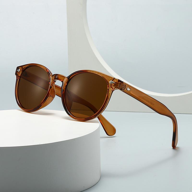 New Fashion Round Sunglasses Men Shades UV400 Retro Rivets Women Trending Yellow Sun Glasses Shades UV400