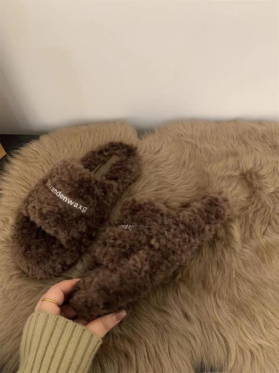 

Тапочки Mao Mao женская верхняя одежда осень и зима новые с толстым дном универсальные теплые одно слово мех ягненка мех интегрированный Mao Mao перетаскивание 37