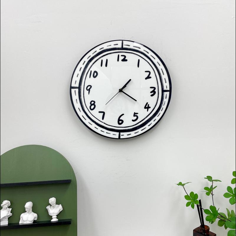 Creative Cartoon Silent Wall Clock Hanging Quartz Clock Anime Art Clock Living Room Studio Music Room Home Wall Decoration