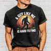 Bigfoot T-Shirt Sasquatch Ein Typ wie ich ist schwer zu finden Retro Sonnenuntergang Kryptid Lustig Vintage Grafik Vielseitig