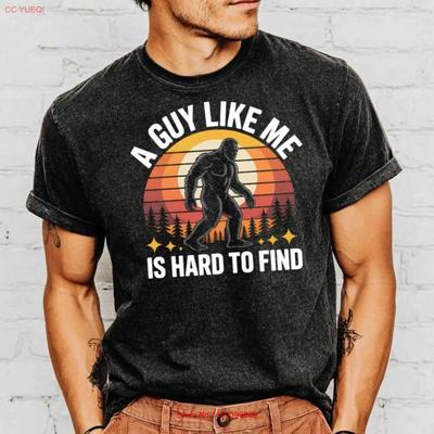 Bigfoot T-Shirt Sasquatch Ein Typ wie ich ist schwer zu finden Retro Sonnenuntergang Kryptid Lustig Vintage Grafik Vielseitig