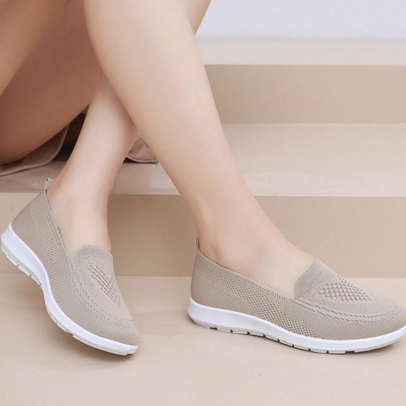 Women's Casual Flats Shoes Outdoor Lightweight Walking Shoes Summer Comfortable Breathable Mesh Shoes New Hollowing Shoes