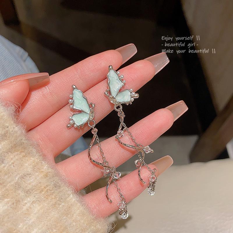 Korean Crystal Butterfly & Pearl Earrings - Elegant, High-End Fashion Accessory for Women