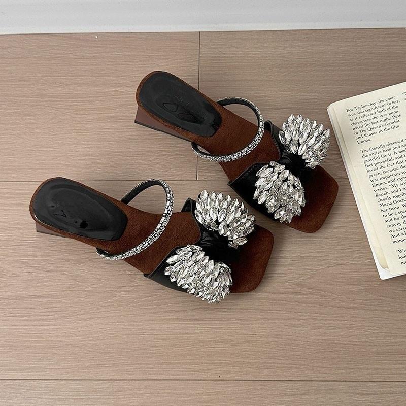 

2025 new French thick heel high heels women s shoes summer beautiful sandals outer wear slippers low heel square head sandals 35