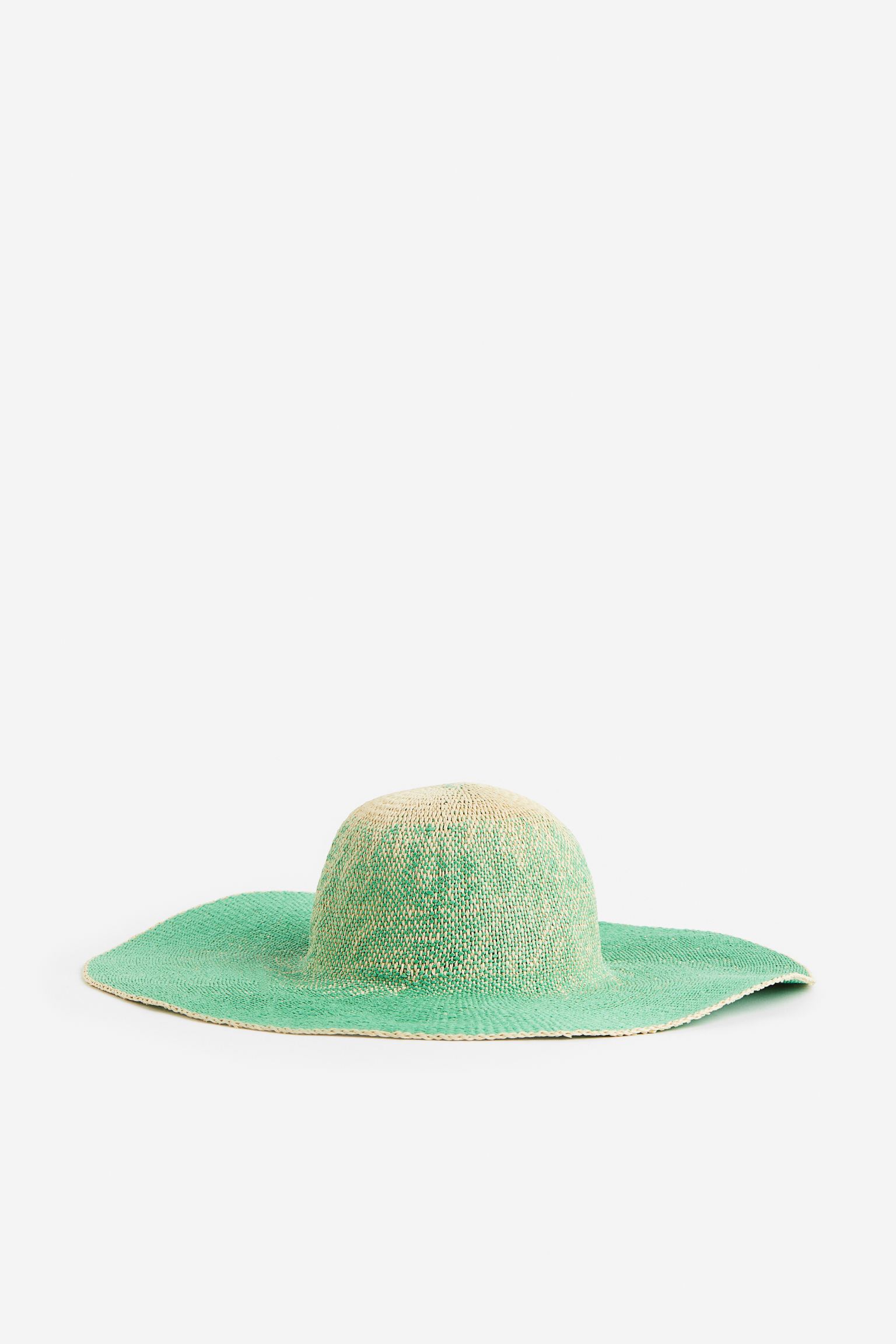 

Wide brim straw hat