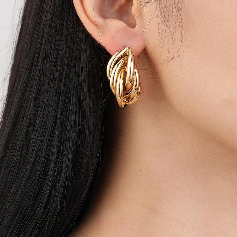 New personalized trendy leaf-shaped earrings, creative and simple ear buckles, earrings, studs.