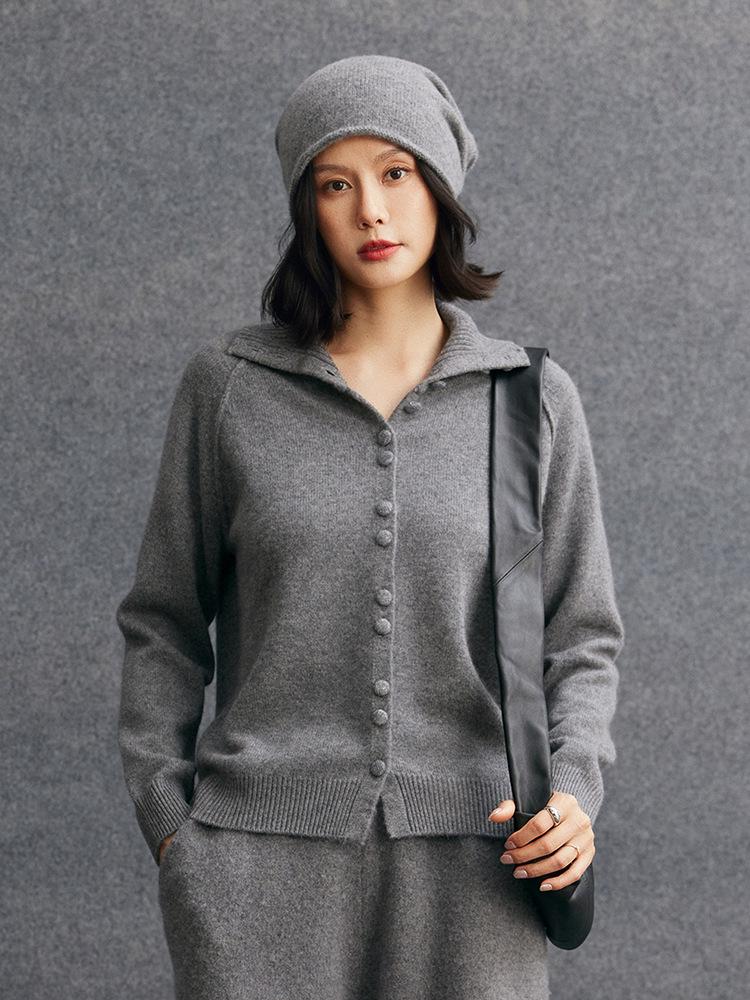 Women's Thick Cashmere Sweater with Large Lapel and Buttons - Autumn/Winter 2026 Versatile Base Layer Knit Outerwear