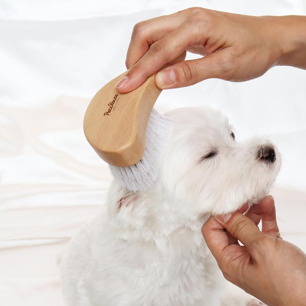 White horse hair soothing brush