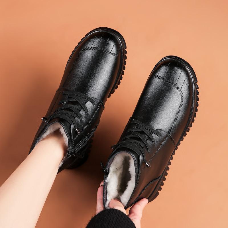 

Зимняя обувь из натуральной кожи и хлопка для женщин среднего и пожилого возраста. Теплые нескользящие ботинки на молнии для мам с флисовой подкладкой. 38 чёрный