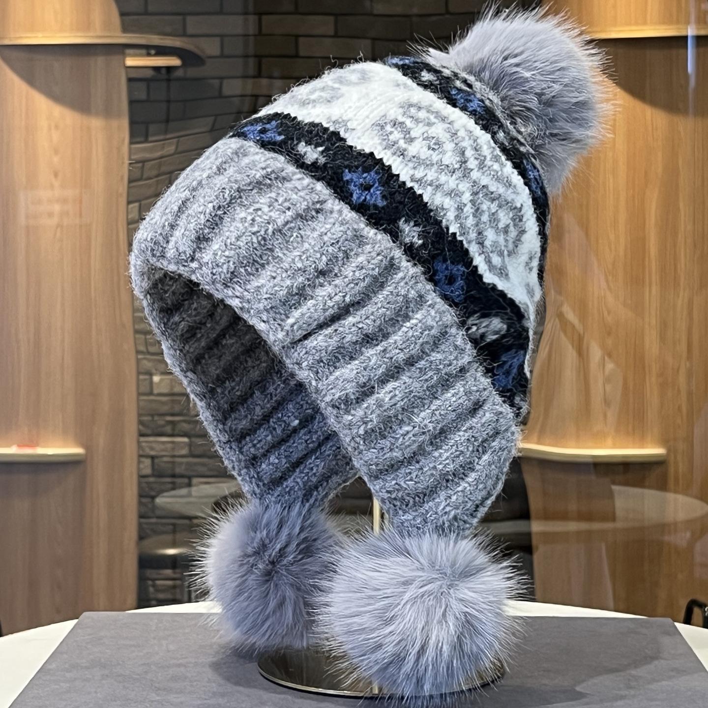 

Новая вязаная шапка в стиле Fair Isle с помпоном и клетчатым узором для женщин на осень и зиму, для защиты от холода и сохранения тепла, утолщенная и бархатная, универсальная M（56-58cm）