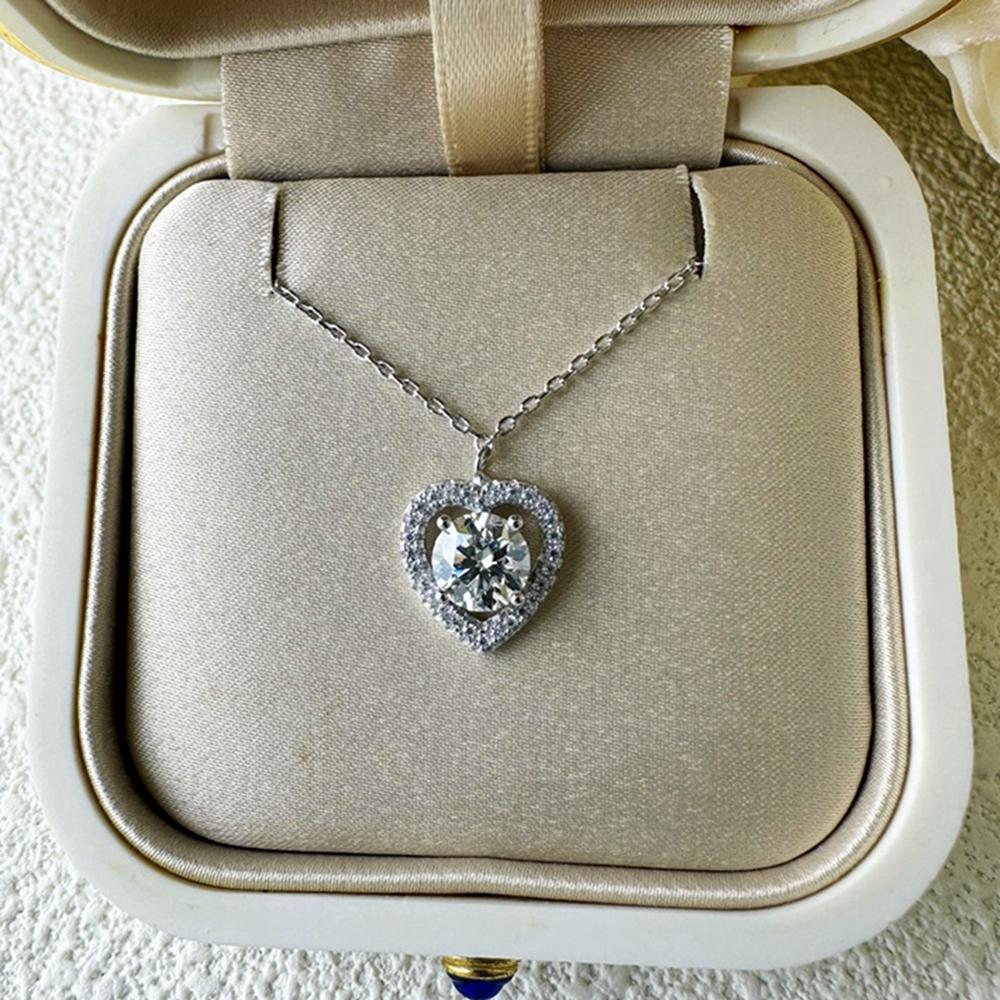 Vinregem 100% Argento Sterling 925 VVS1 3EX Colore D 1CT 6.5MM Taglio Rotondo Pietra Preziosa Moissanite Diamante Autentico Ciondolo Cuore d'Amore Collana Gioielli Raffinati GRA