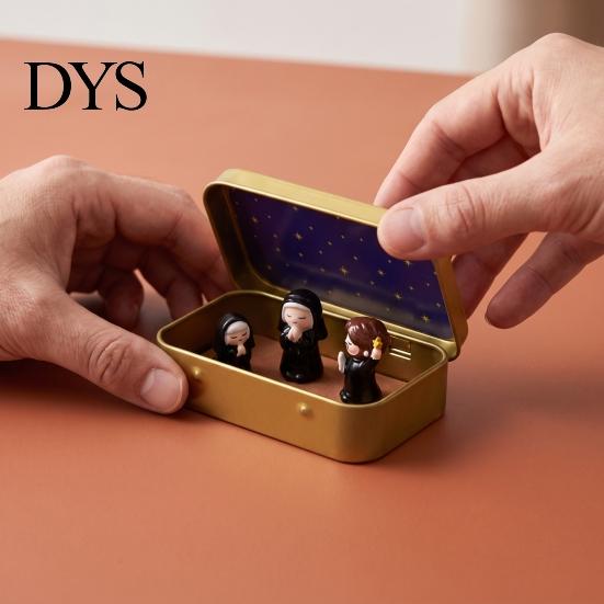 Artistic Desktop Decor 3Pcs/Set Mini Praying Figurines in A Box with Starry Sky, Scene Micro Landscape Ornament Religious Ornament, Portable